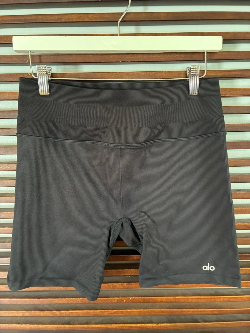 🎉NEW LISTING!🎉ALO Yoga Ribbed High-Rise Black Bike Shorts